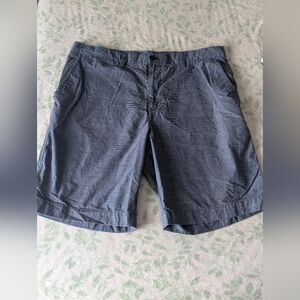 Classic Tommy Hilfiger men’s chino shorts 38